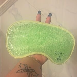 Earth Therapeutics Soothing Green Eye Mask